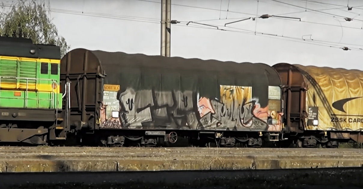 Graffiti Train in Netřebice - Photo by freightraffic - fes, ac, fret (2015)