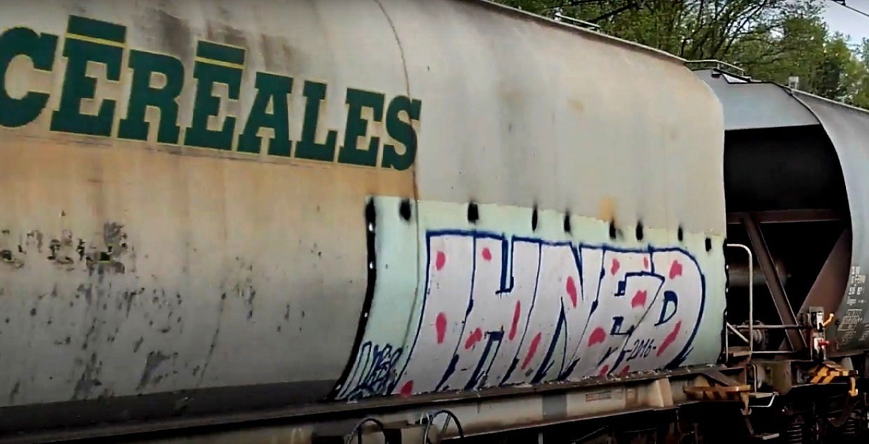 Graffiti Train in Česko - Photo by freightraffic - ihned, fret, freight (2017)