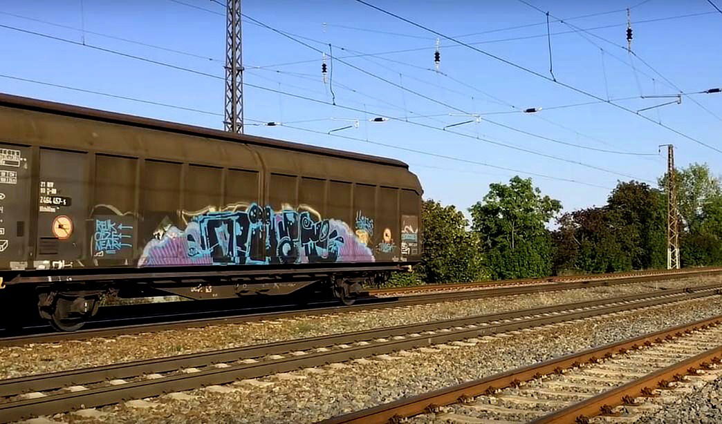 Graffiti Train in Česko - Photo by freightraffic - freight, fr8 (2016)