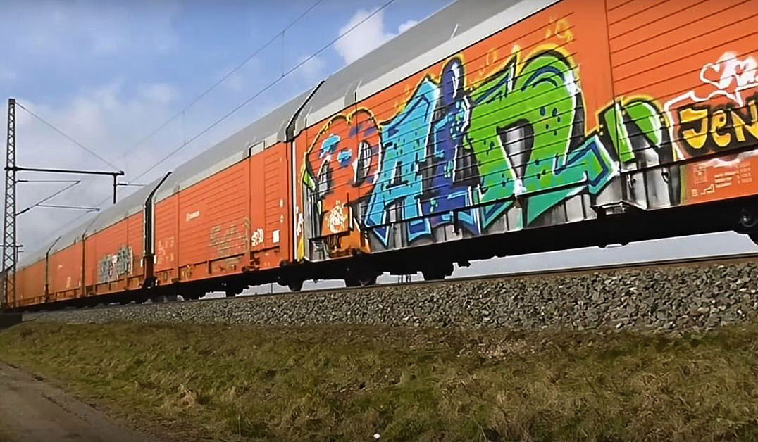 Graffiti Train in Německo - Photo by freightraffic - pain, t2b, fr8 (2016)
