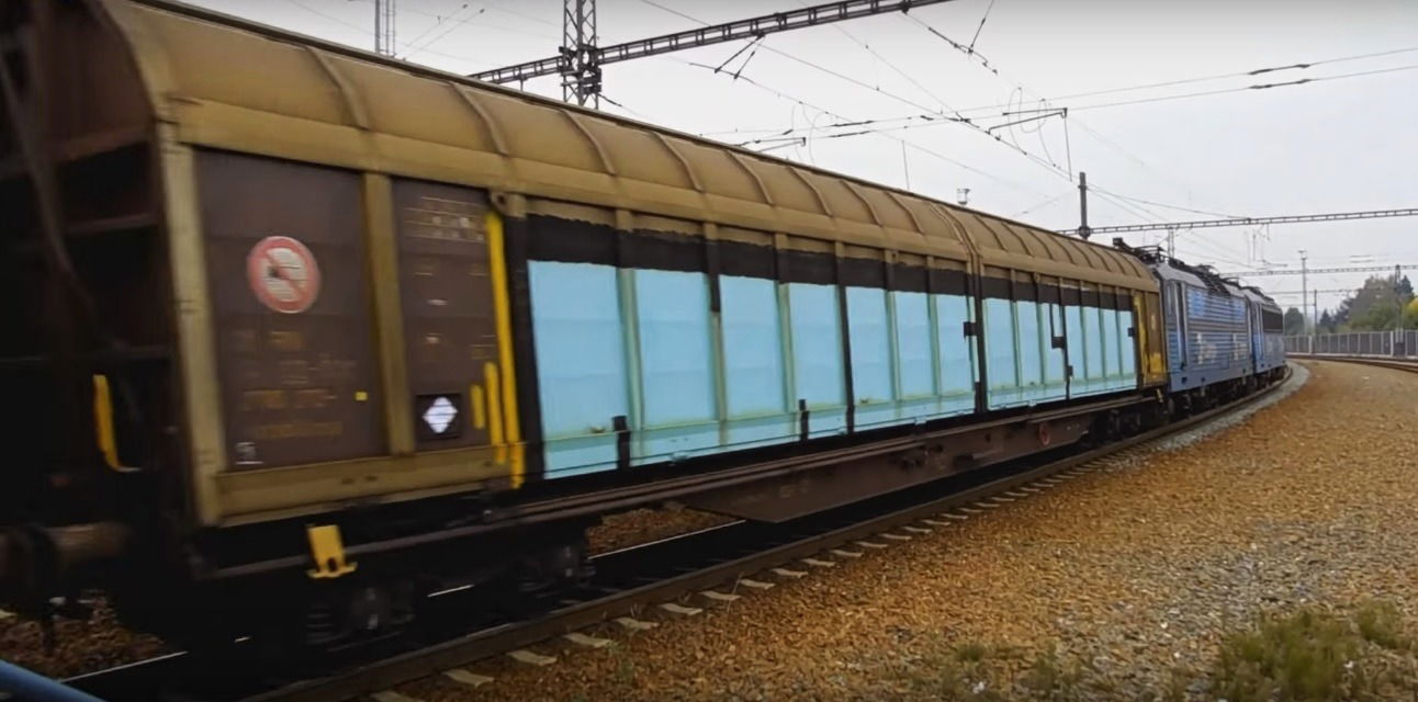 Graffiti Train in Česko - Photo by freightraffic - mfls, freight, fret (2015)
