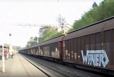 Graffiti Train in Ardagger - Photo by freightraffic - waver, fr8, freight (2016)