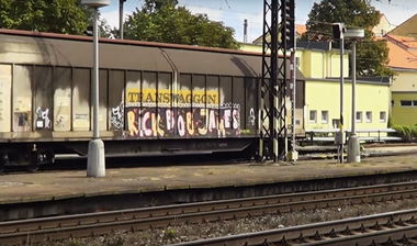 Graffiti Train in Česko - Photo by freightraffic - rick, bob, james (2015)
