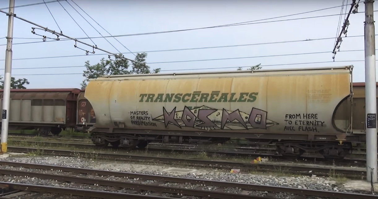 Graffiti Train in Česko - Photo by freightraffic - kosmo, transcereales, freight