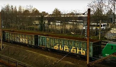 Graffiti Train in Francie - Photo by freightraffic - mor, flash, freight (2016)