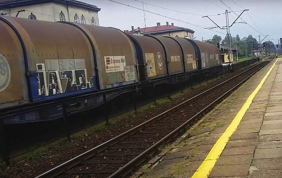 Graffiti Train in Polsko - Photo by freightraffic - freight, fr8 (2016)