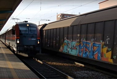Graffiti Train in Pardubice - Photo by freightraffic - pera, fr8, freight (2016)