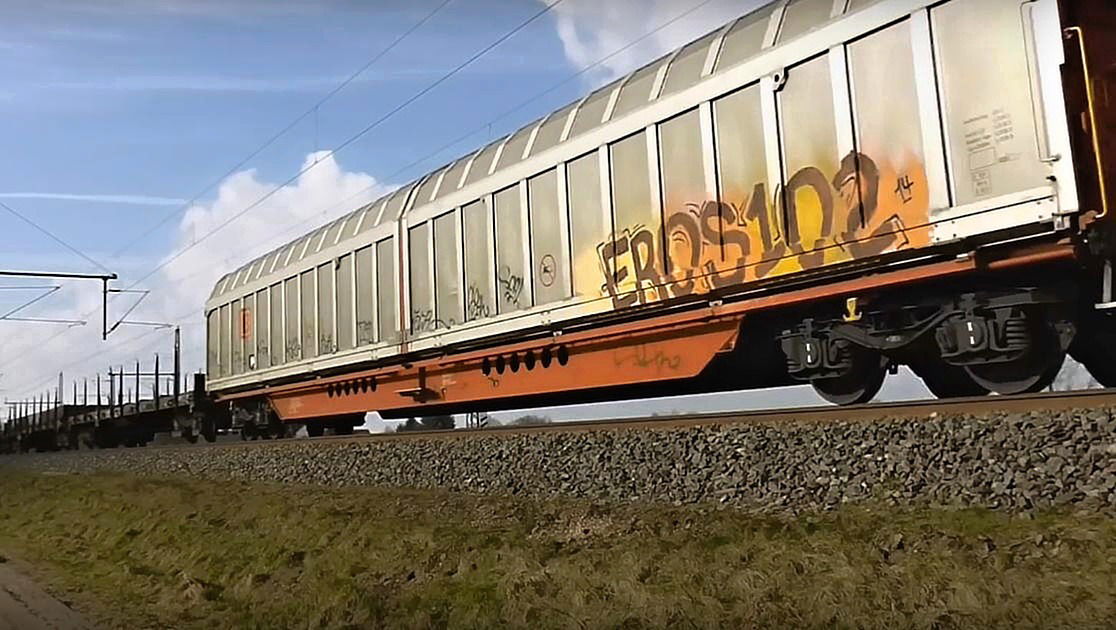 Graffiti Train in Německo - Photo by freightraffic - eros, 102, fr8 (2016)