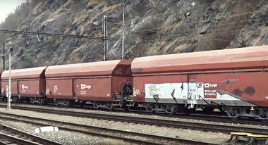 Graffiti Train in Beroun - Photo by freightraffic - fr8, freight, fret (2017)