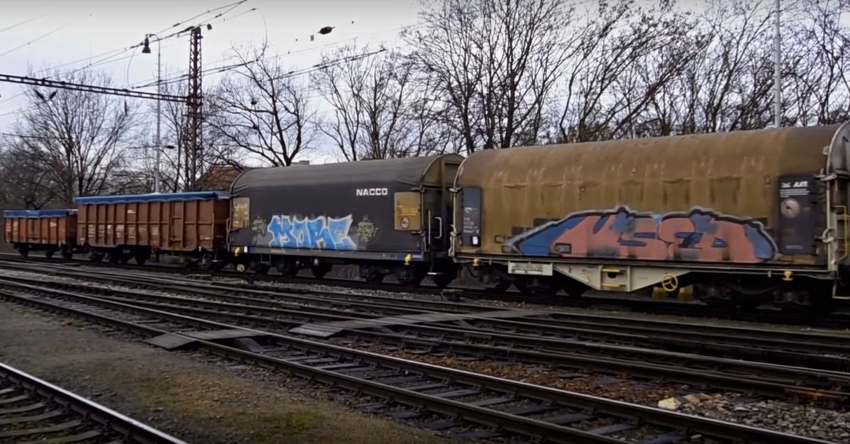 Graffiti Train in Česko - Photo by freightraffic - more, used, freight (2016)