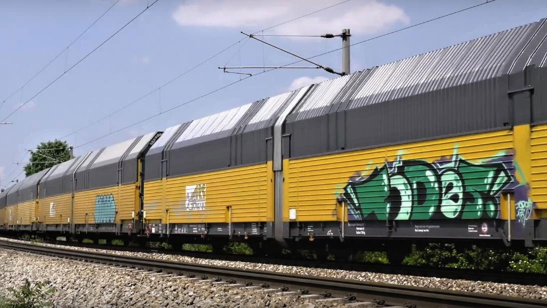 Graffiti Train in Drážďany - Photo by freightraffic - todos, fr8, freight (2016)