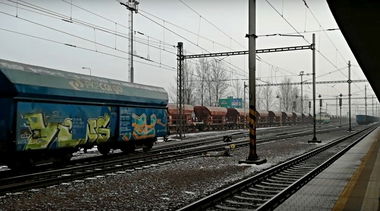 Graffiti Train in Ostrava - Photo by freightraffic - ying, pkp, freight (2017)