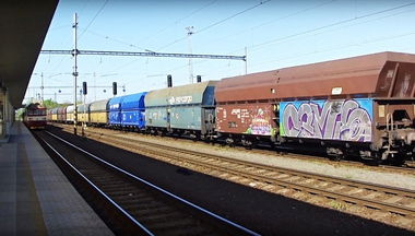 Graffiti Train in Ostrava - Photo by freightraffic - cems, freight, pkp (2011)