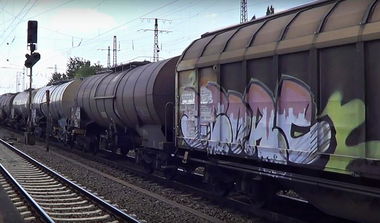 Graffiti Train in Rybnik - Photo by freightraffic - score, fr8 (2016)