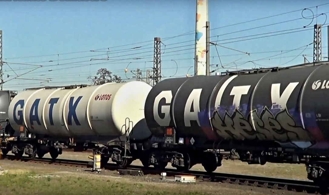 Graffiti Train in Česko - Photo by freightraffic - heses, fr8, freight (2017)