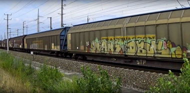 Graffiti Train in Česko - Photo by freightraffic - miami, dbus, transwagon (2015)