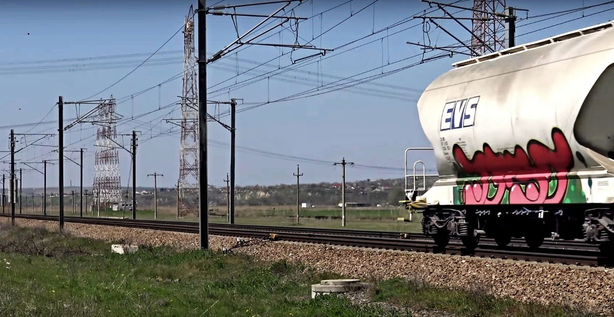 Graffiti Train in Rumunsko - Photo by freightraffic - fret, freight, trafic (2017)
