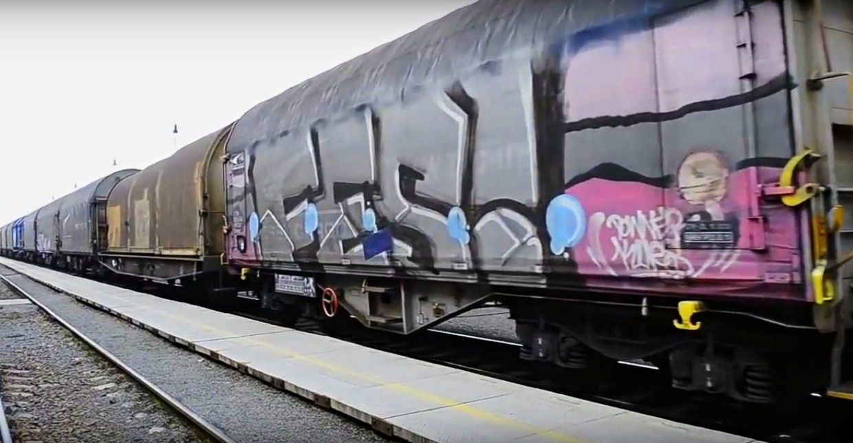 Graffiti Train in District of prešov - Photo by freightraffic - fes, wholecar, wc (2016)