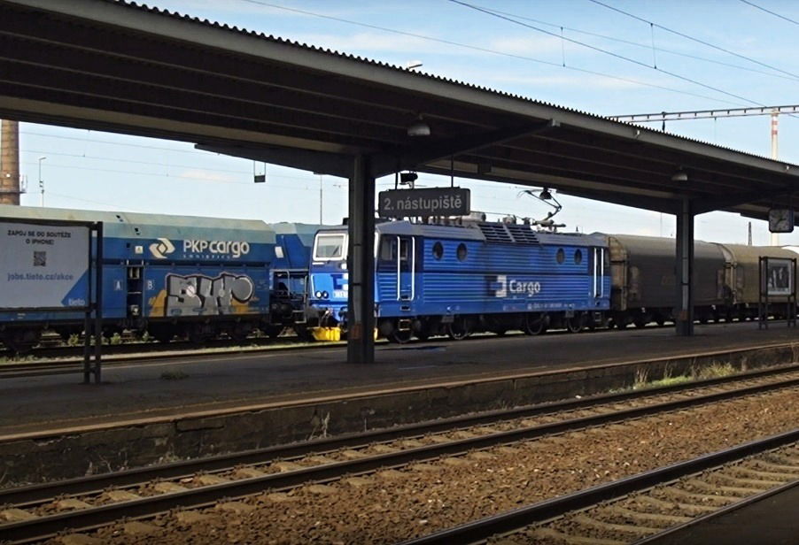 Graffiti Train in Ostrava - Photo by freightraffic - syf, fr8, freight (2016)
