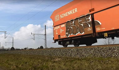Graffiti Train in Německo - Photo by freightraffic - reaze, throw, up (2016)