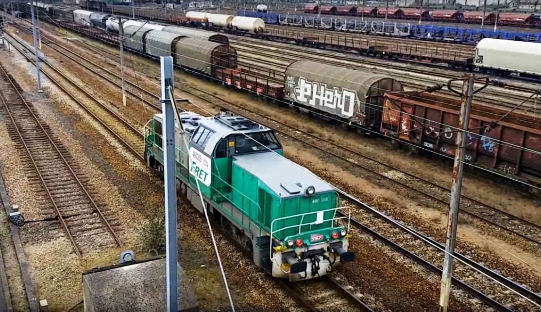 Graffiti Train in Francie - Photo by freightraffic - phero, freight, fret (2016)