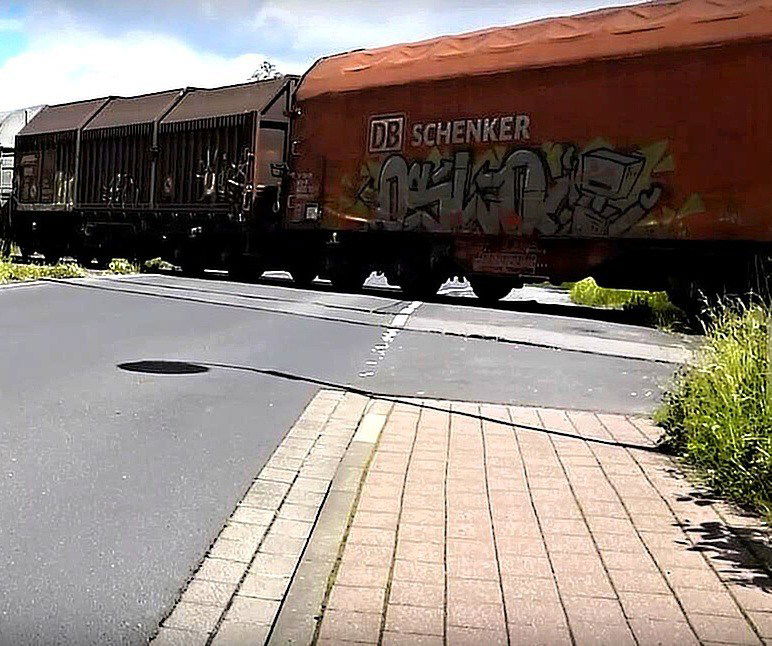 Graffiti Train in Bzenec - Photo by freightraffic - oslo, robot, fr8 (2016)