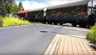 Graffiti Train in Bzenec - Photo by freightraffic - stero, e2e, fr8 (2016)