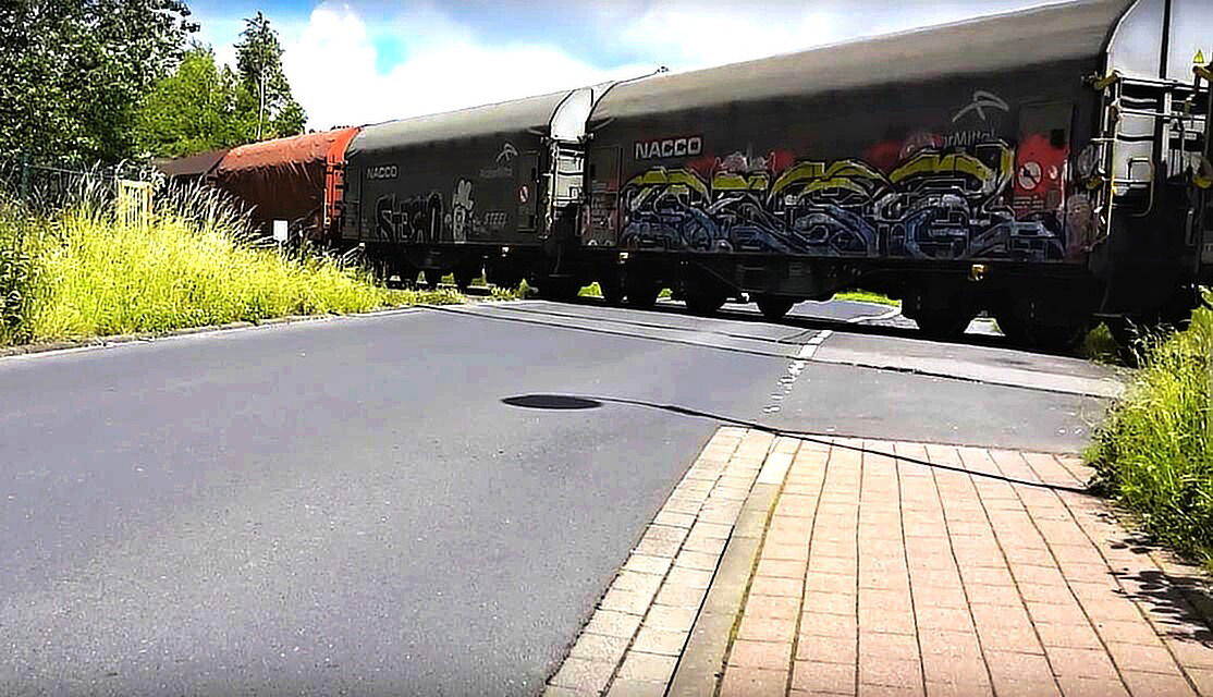 Graffiti Train in Bzenec - Photo by freightraffic - stero, e2e, fr8 (2016)