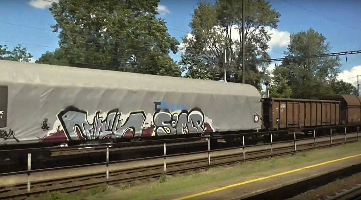 Graffiti Train in Ostrava - Photo by freightraffic - fret, fr8, freight (2016)