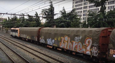 Graffiti Train in Francie - Photo by freightraffic - libre, fret (2014)