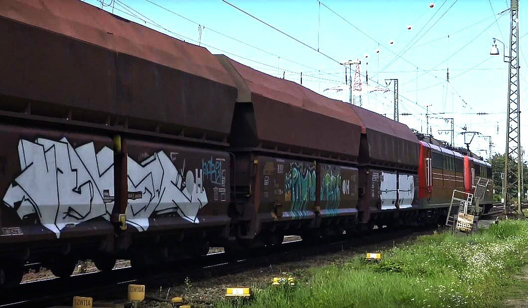 Graffiti Train in Německo - Photo by freightraffic - Güterzug, fr8, freight (2016)