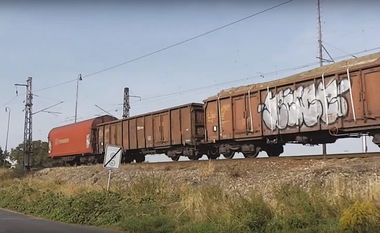 Graffiti Train in Česko - Photo by freightraffic - riwe, freight, chrom