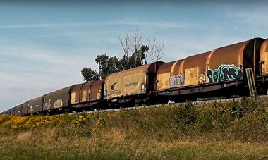 Graffiti Train in Česko - Photo by freightraffic - peter, polm, freight (2017)