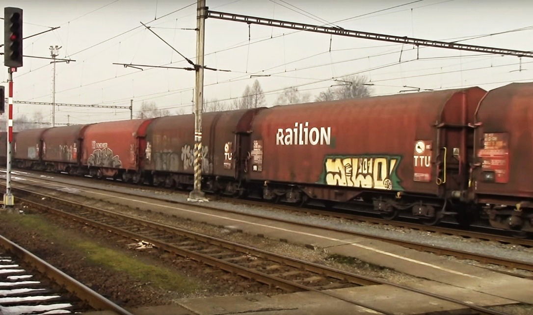 Graffiti Train in Petrovice u karviné - Photo by freightraffic - freight (2015)