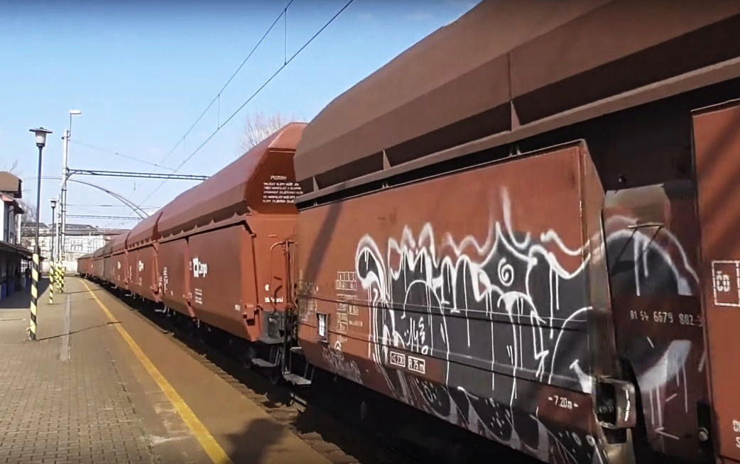 Graffiti Train in Ostrava - Photo by freightraffic - cargo, freight, fr8 (2015)