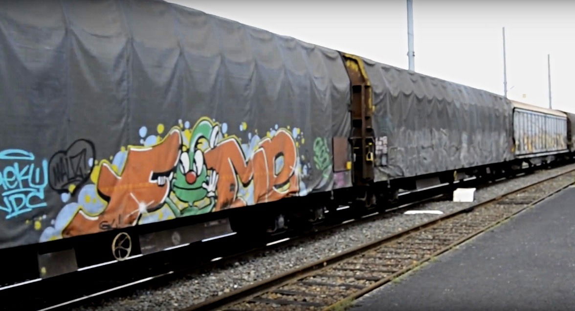 Graffiti in Francie - Photo by freightraffic - fume, fret, freight (2016)