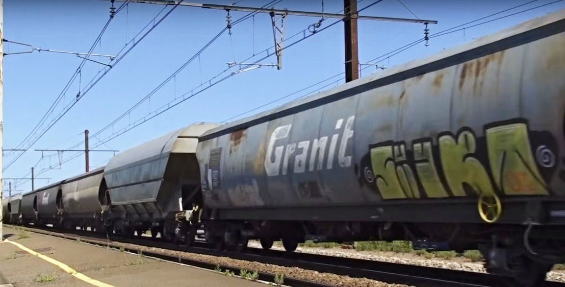 Graffiti Train in Česko - Photo by freightraffic - shyrt, granit, fr8