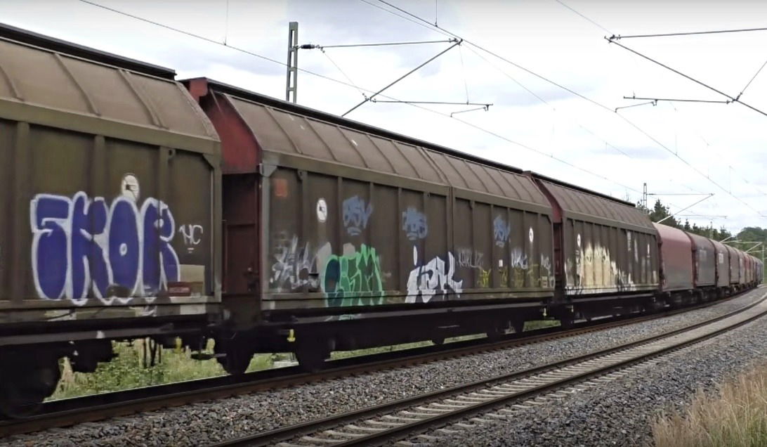 Graffiti Train in Gemeinde yspertal - Photo by freightraffic - skor, lism, iak (2016)