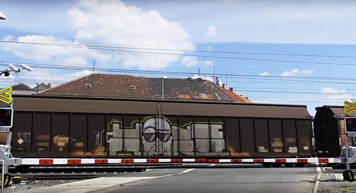 Graffiti Train in Česko - Photo by freightraffic - hone, fret, freight (2016)