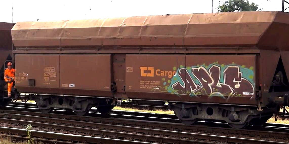 Graffiti Wall in Pardubice - Photo by freightraffic - aple, freight, fr8 (2016)