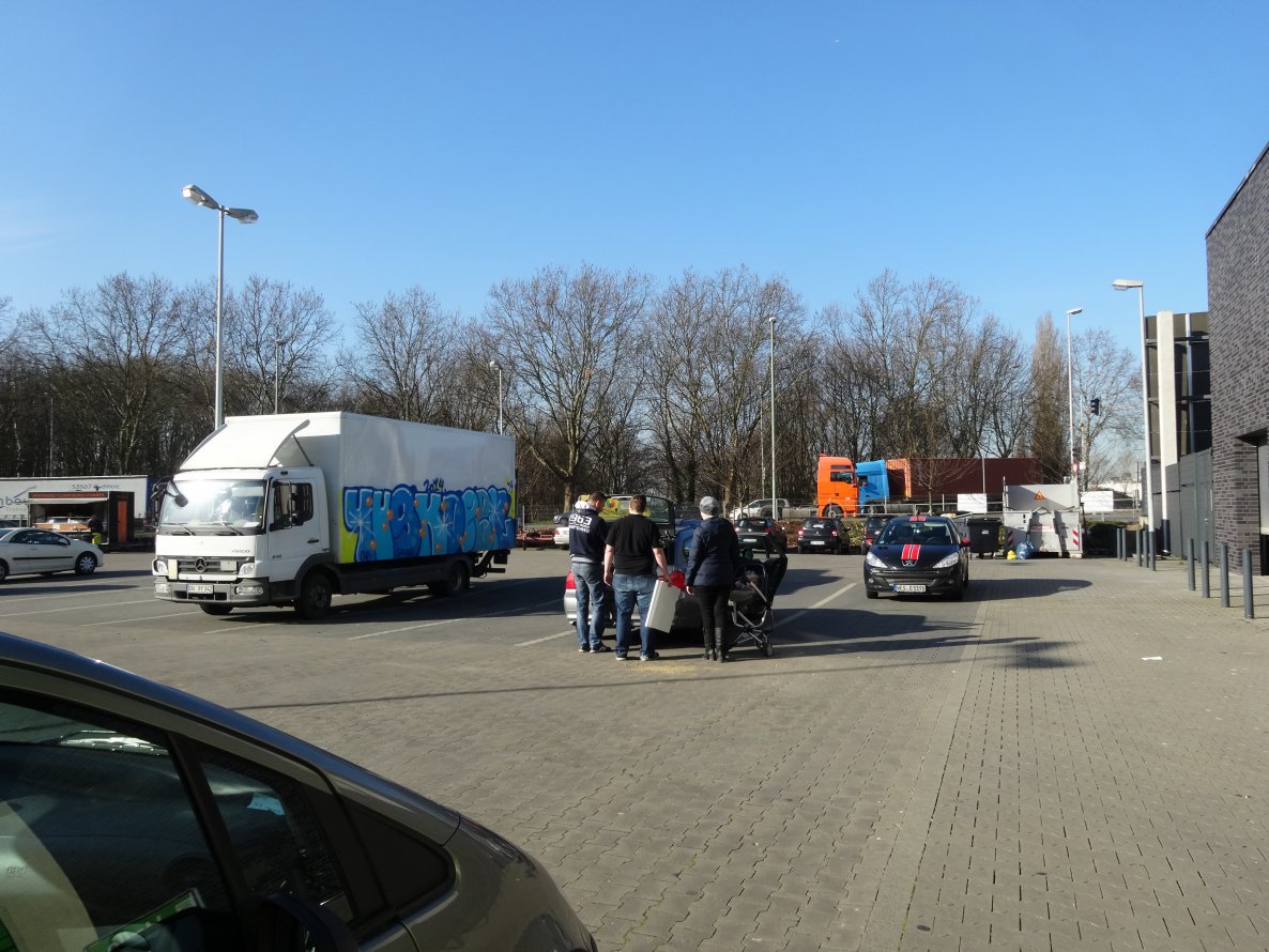 Graffiti Bombing - Photo by freights - yusk, debil, lkw (2014)