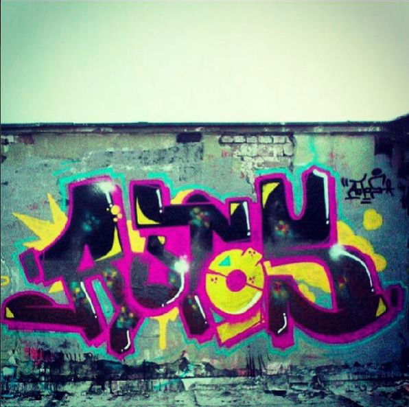 Graffiti Wall in Berlin - Photo by froschfurz - Autos (2013)