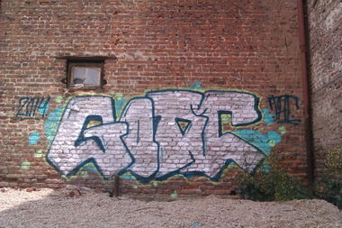 Graffiti Bombing - Photo by funkshit
