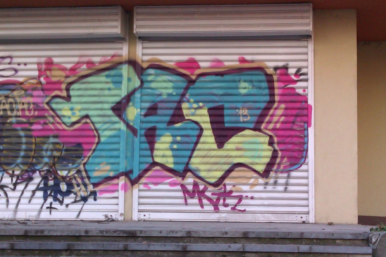Graffiti Wall - Photo by funkshit - tac (2013)