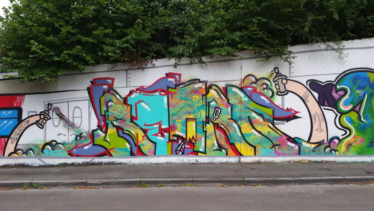 Graffiti Wall in Bad schwalbach - Photo by funkytoyshit - retro, funky, toy (2015)