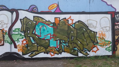 Graffiti Wall - Photo by funkytoyshit - retro, funky, toy (2015)