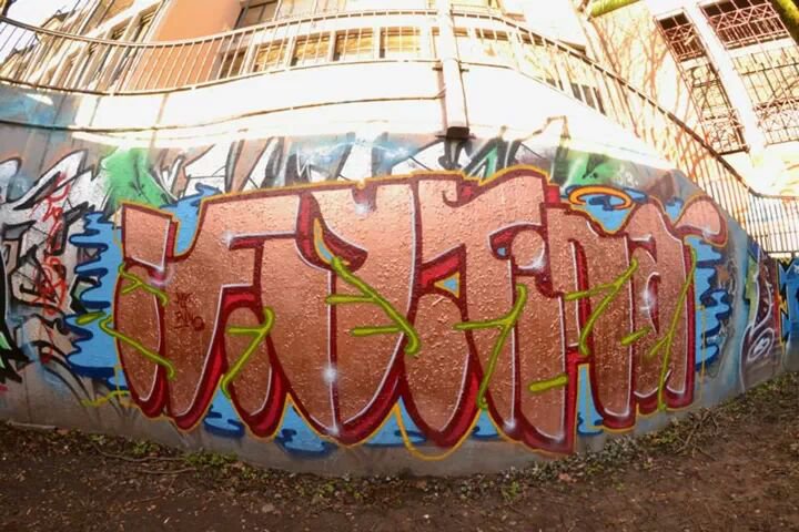 Graffiti Wall - Photo by funnyfrisch - fly, flytina, Freiburg (2014)