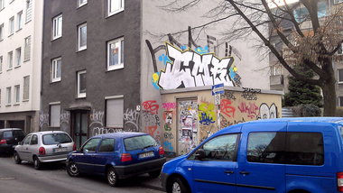 Graffiti Bombing - Photo by furz