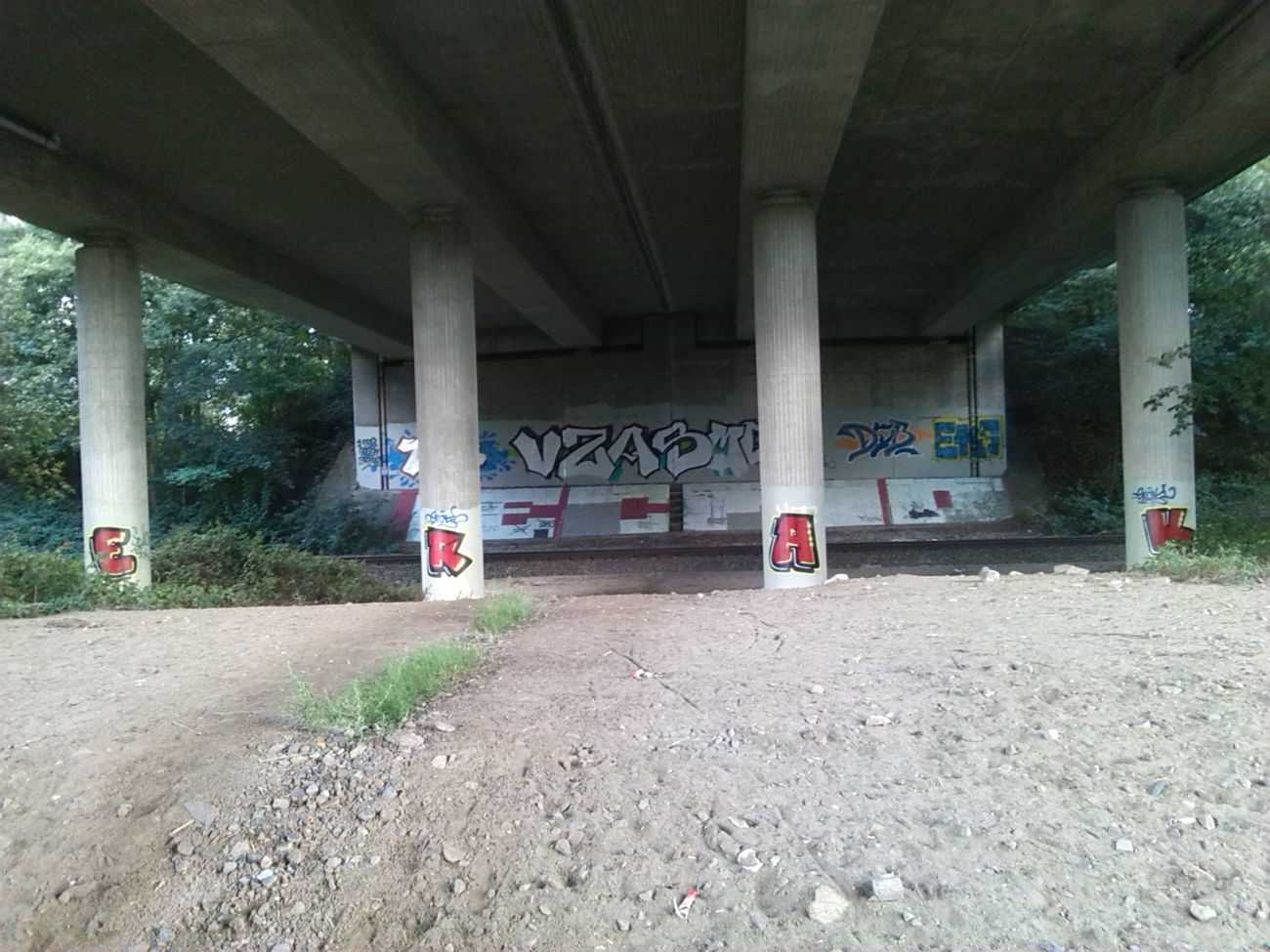 Graffiti Bombing - Photo by futlocker - erak