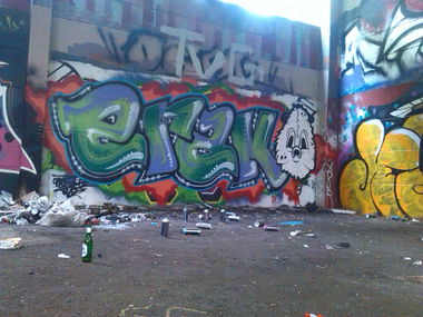 Graffiti Wall - Photo by futlocker - erak